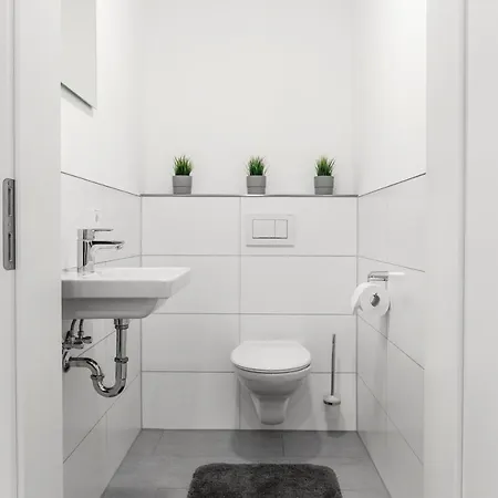 Apartment Westend mit 4-Zimmern, Aussenbereich und eigenem Parkplatz Friedrichshafen Exterior foto