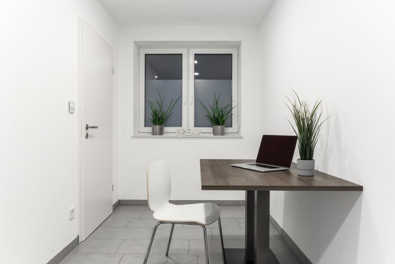 Auszeit Westend: Lakeside Retreat With 4 Bedrooms And Free Parking Apartment *