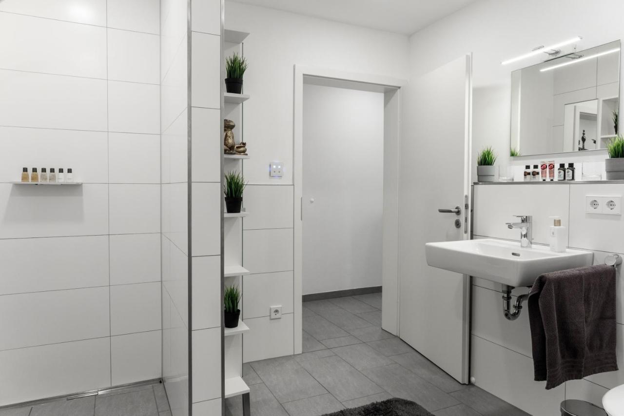 Auszeit Westend: Lakeside Retreat With 4 Bedrooms And Free Parking Apartment *